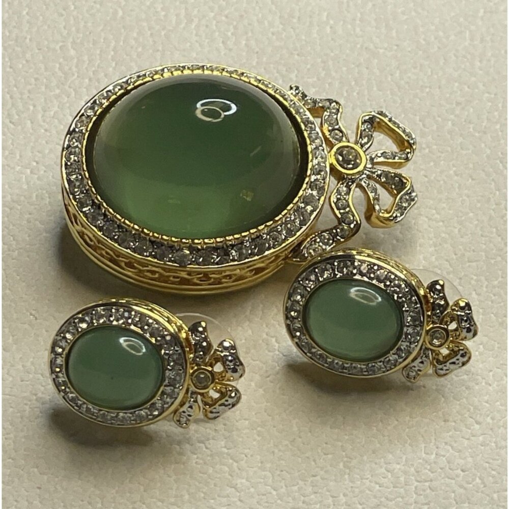 JOAN RIVERS Green Egg Shape Rhinestone Bow Gold-Tone Brooch Earrings Rare Set